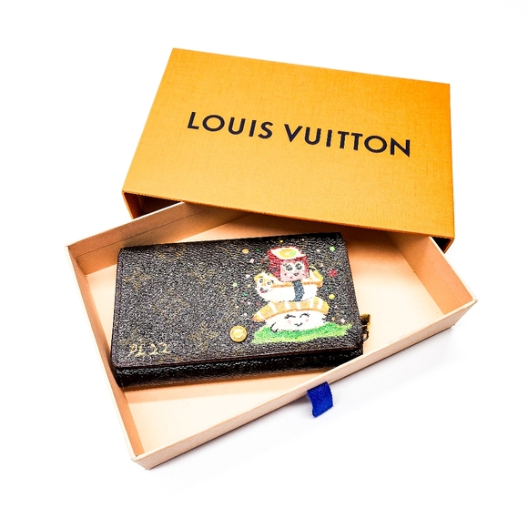 Louis Vuitton 💎 Designer Hand-Painted Unique Sushi Art Signed Bifold Wallet - Picture 2 of 5